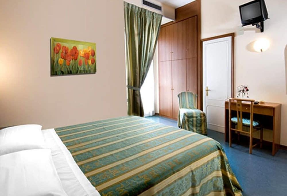 רימיני Hotel Acerboli מראה חיצוני תמונה