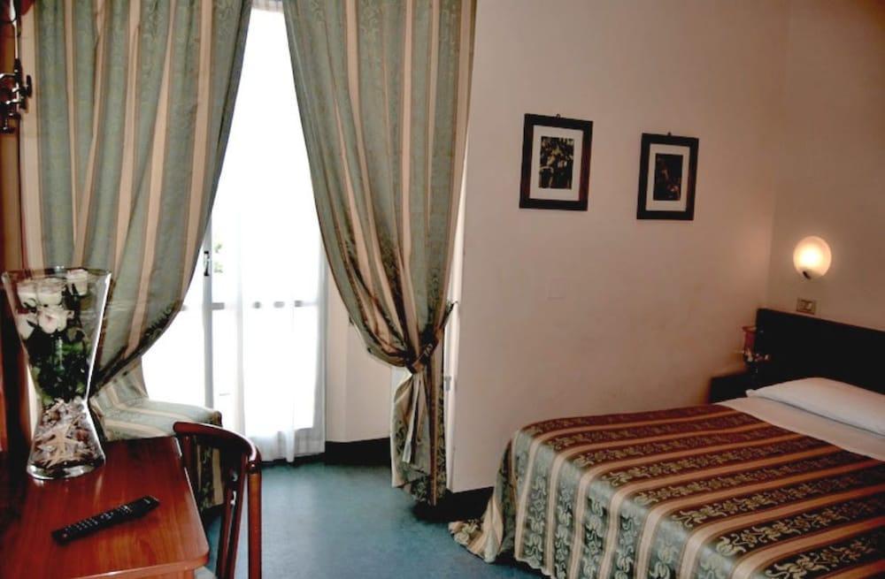 רימיני Hotel Acerboli מראה חיצוני תמונה