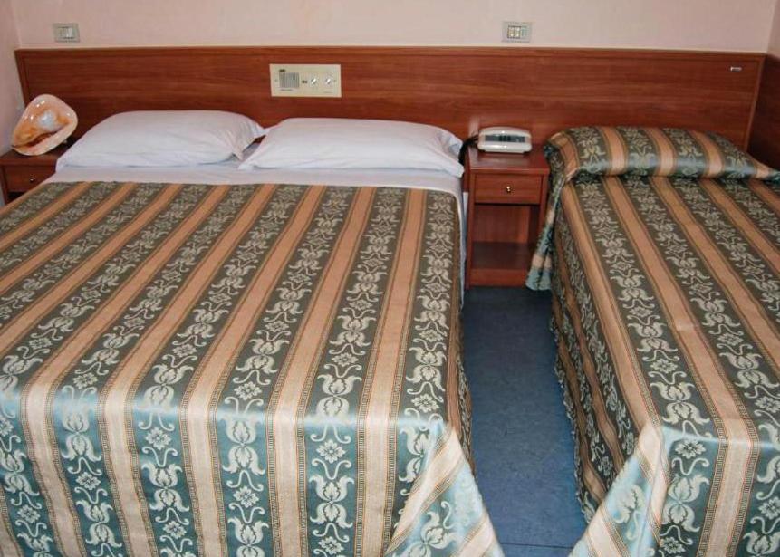 רימיני Hotel Acerboli מראה חיצוני תמונה