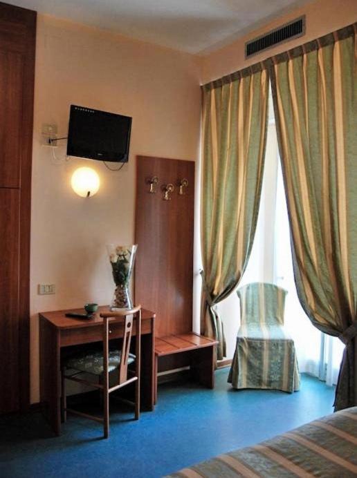רימיני Hotel Acerboli מראה חיצוני תמונה